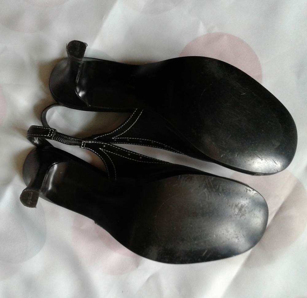Shoes - Picture 5 of 6